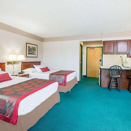 Ramada By Wyndham Strasburg Dover Luaran gambar