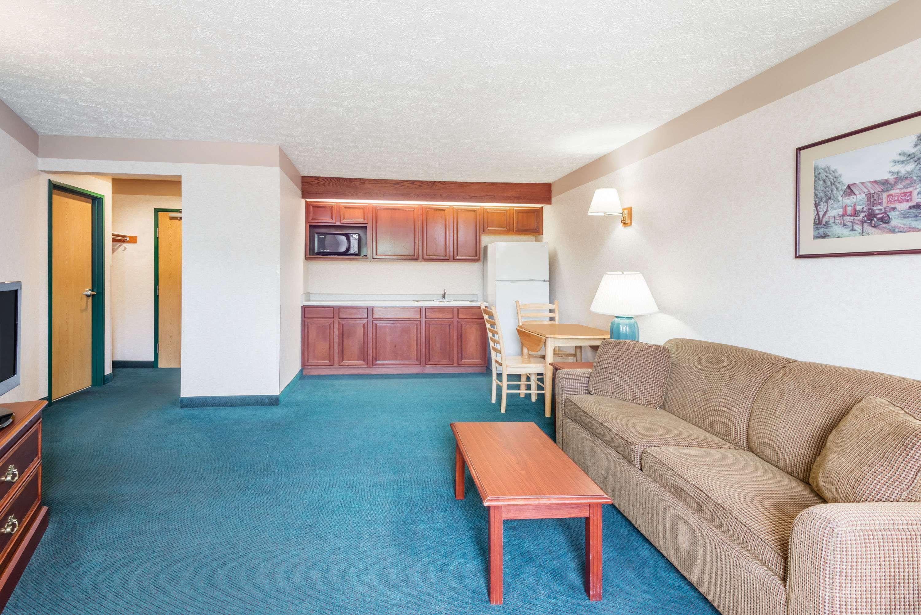 Ramada By Wyndham Strasburg Dover Luaran gambar